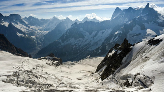 Resultado de imagen para Un glaciar del Mont Blanc se derrite y corre peligro de derrumbarse